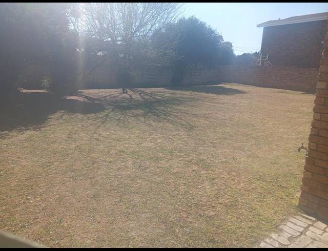 3 BEDROOM HOUSE FOR SALE IN VANDERBIJLPARK SE 4